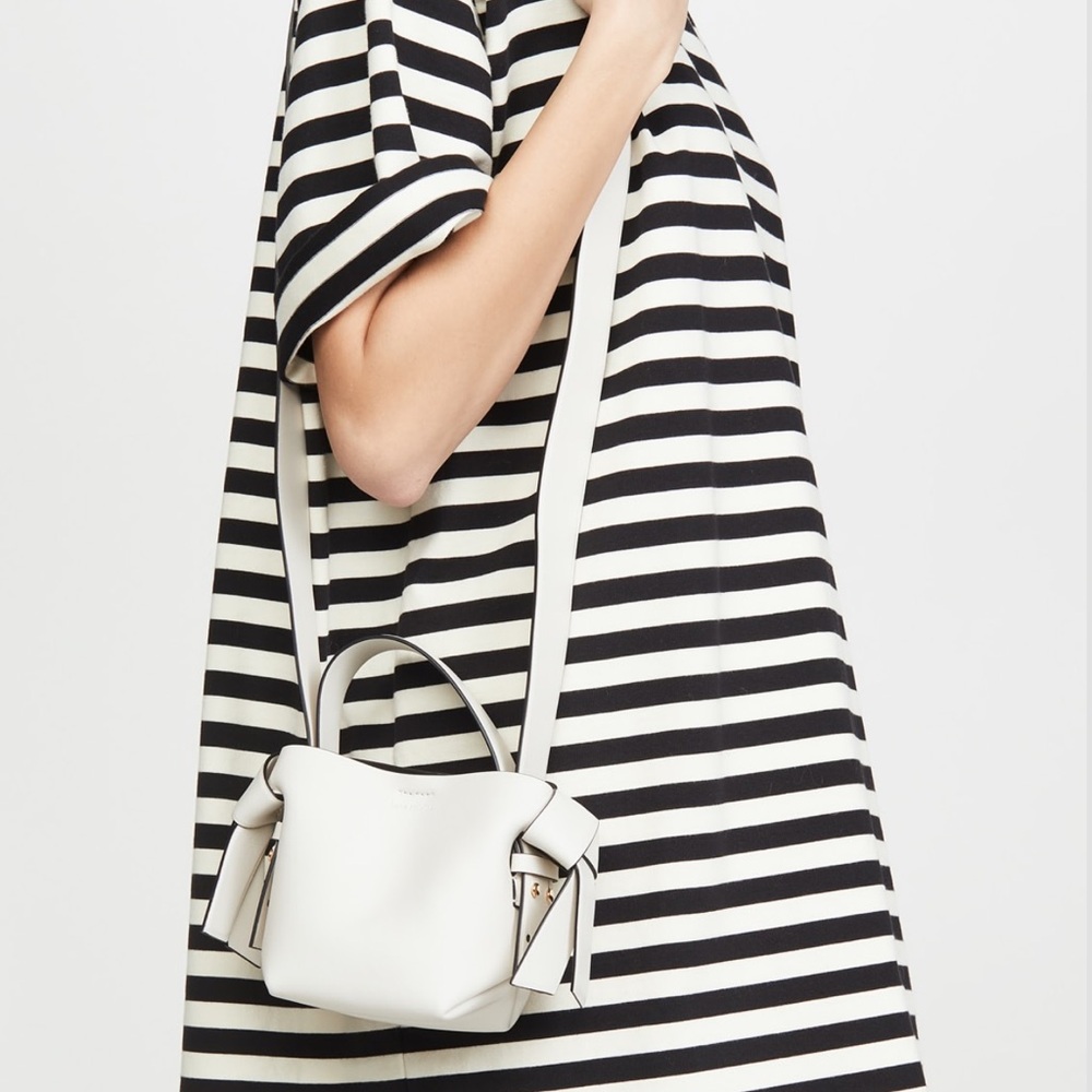 ACNE STUDIOS
Off-White Micro Musubi Bag